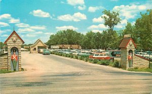 Postcard Indiana Santa Cruz Entrance Santa Claus Land amusement Teich 23-3533