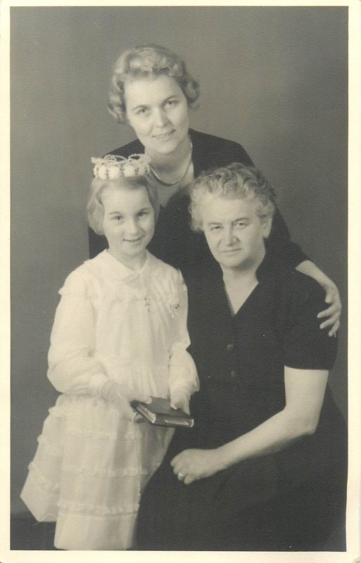 Vintage Social History Post card grandmother, daughter and niece family photo 