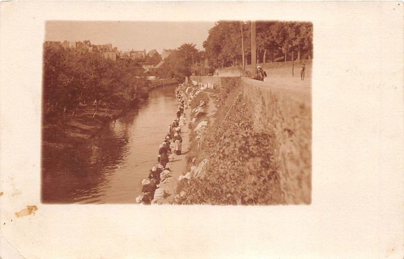 US36 postcard France Vannes social history 1904 women washing clothes in river