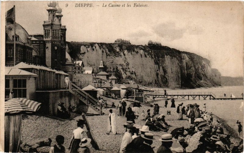 CPA DIEPPE Le Casino et les Falaises (416302)