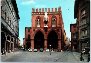 VINTAGE CONTINENTAL SIZE POSTCARD PALACE OF MERCHANDISE AT BOLOGNA ITALY 1960s