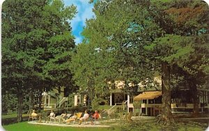 Beckers Hotel & Cottages Old Forge, New York