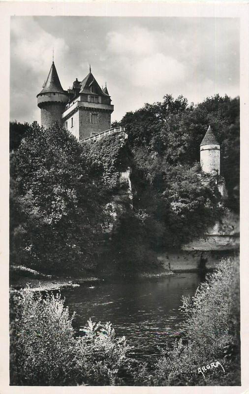 France Montignac sur Vezere - Le chateau de Belcayre