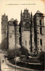CPA RODEZ - Cathédrale et Rue du Teral (109518)