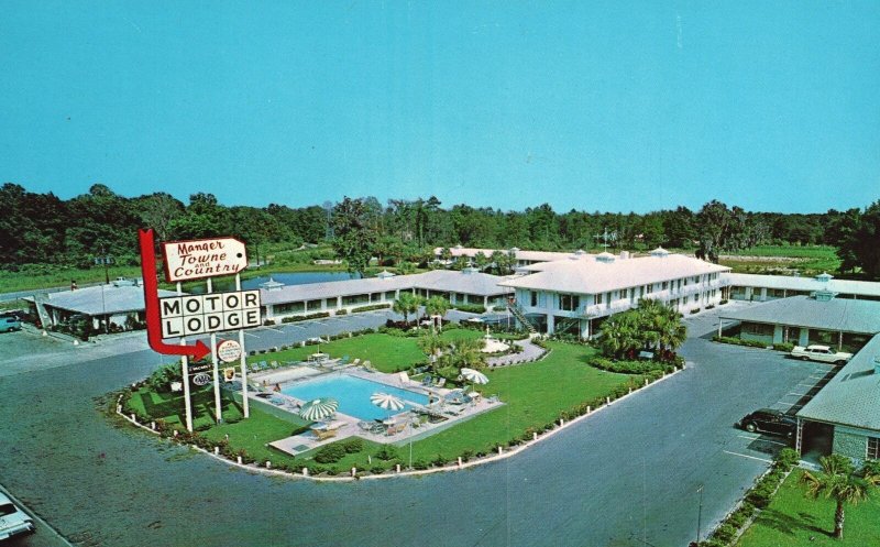 Vintage Postcard Resort Manger Towne & Country Motor Lodge Savannah Georgia GA