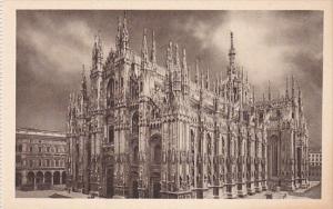 Italy Milano Il Duomo La Cathedrale