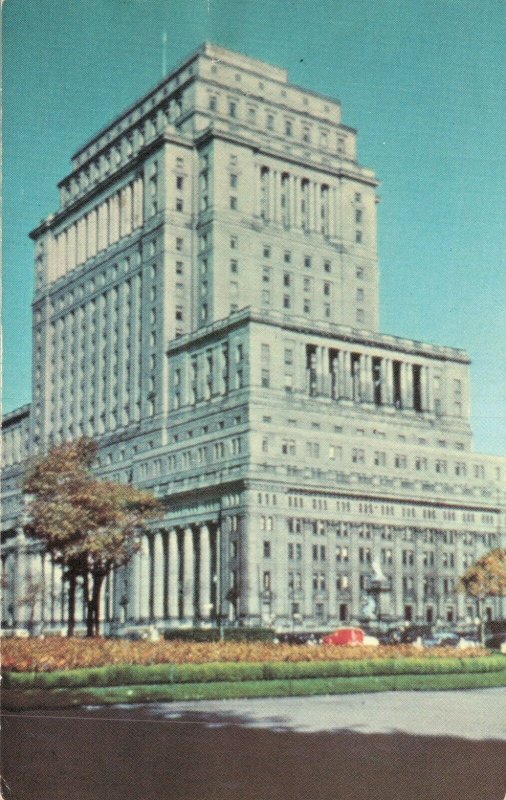 Canada Sun Life Building Montreal Vintage Postcard 07.52