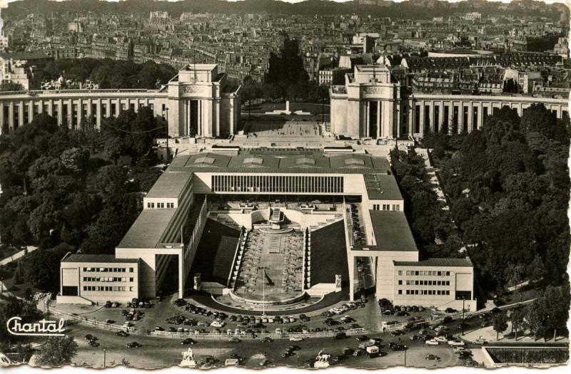 France - Paris. Chaillot Plaza - RPPC