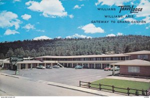 WILLIAMS , Arizona, 1950-60s ; Travelodge ; HWY 66-89, Classic Cars