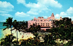 Hawaii Waikiki Beach Royal Hawaiian Hotel 1967