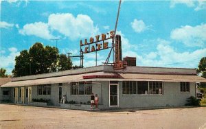 Corinth Mississippi Lloyd's Cafe roadside Teich 1950s Postcard 21-12748