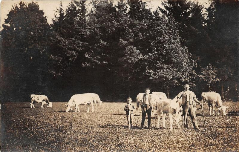 F13/ Occupational RPPC Postcard c1910 Cattle Cow Farmers Kids 15