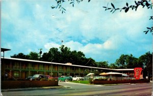 Postcard TX Dallas Eastern Hills Motor Hotel Classic Cars Roadside 1950s S59