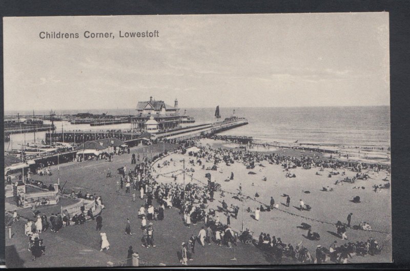 Suffolk Postcard - Childrens Corner, Lowestoft   RS9444