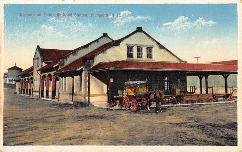 Plymouth New Hampshire Railroad Station Street View Antique Postcard K27185