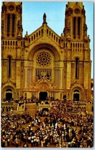 Postcard - Blessing of the sick and crippled - Sainte-Anne-de-Beaupré, Canada