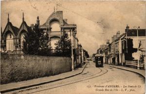 CPA Env. d'ANGERS - Les PONTS-de-CÉ - Grande Rue de l'Ile (296574)