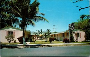 Postcard FL Key West Lord's Beach Court Apartments on 625 South Street 1950s S42
