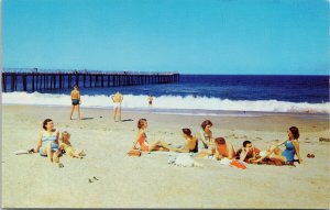 Nags Head NC Beach Scene Pier People Sunbathing Unused Vintage Postcard H18