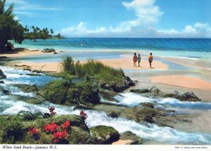 VINTAGE CONTINENTAL SIZE POSTCARD WHITE SAND BEACH JAMAICA W.I.