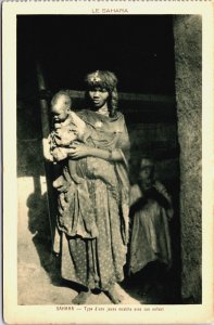 Algeria Sahara Type d'une jeune mzabite aven son enfant Vintage Postcard C165