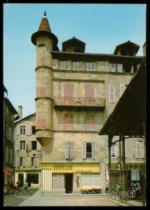 Figeac - La Place Carnot, la Maison Sisteron