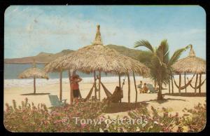 Cabanas y Flores en la Playa Las Gaviotas