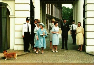 CPM AK The Royal Family BRITISH ROYALTY (836750)