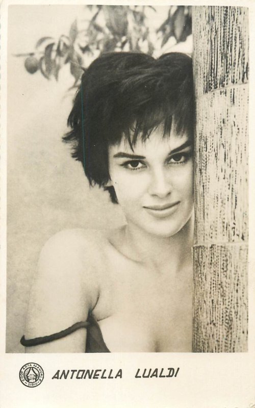 Italian actress and singer Antonella Lualdi souvenir photo