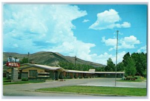 c1950 Vir-Day Motel & Restaurant Roadside Cottages Montpelier Idaho ID Postcard