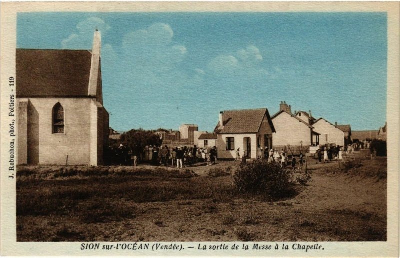 CPA SION-sur-l'OCÉAN - La sortie de la Messe a la Chapelle (167415)