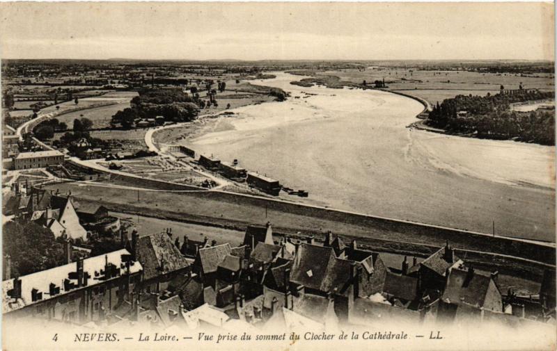 CPA NEVERS La Loire Vue prise du sommet du Clocher de la Cathedrale (355722)