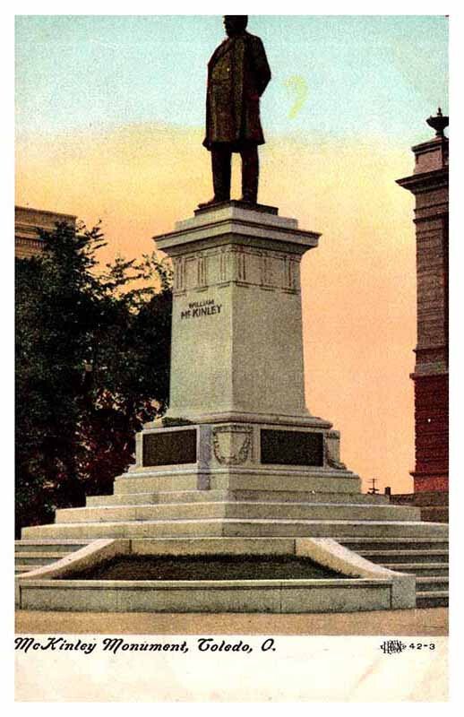 Postcard MONUMENT SCENE Toledo Ohio OH AR1161