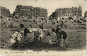CPA MERS-les-BAINS La Plage (18125)
