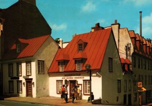 CONTINENTAL SIZE POSTCARD THE JACQUET HOUSE AT QUEBEC CITY CANADA 1970s