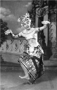 RPPC BALINESE DANCER Indonesia Belakang Bali Hotel c1930s Photo Vintage Postcard