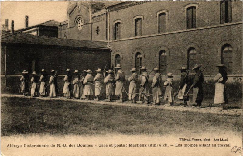 CPA Abbaye Cistercienne de N D. des Dombes MARLIEUX 4 kil. (486425)