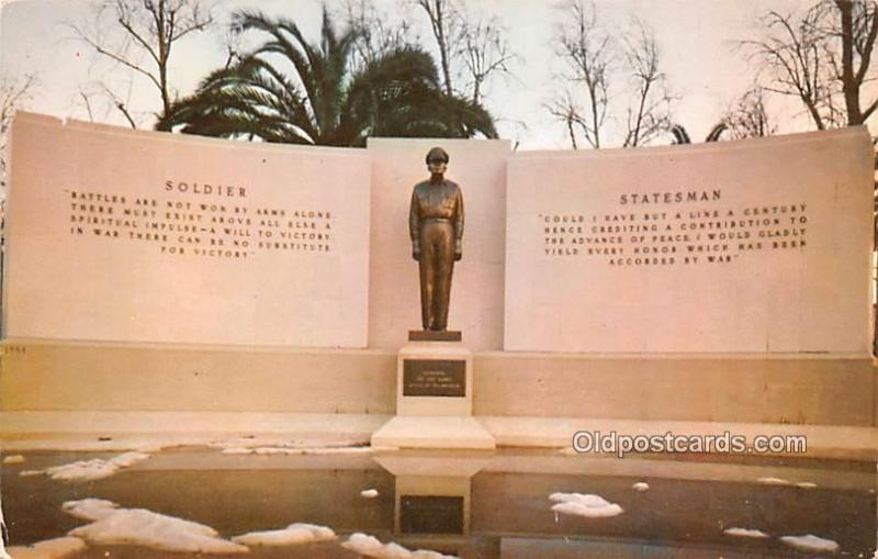 Soldier, Stateman, General of the Army Douglas MacArthur Statue Military Batt...