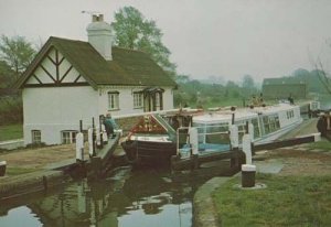 Dudswell Hertfordshire Grand Union Canal Loch Cottage Postcard