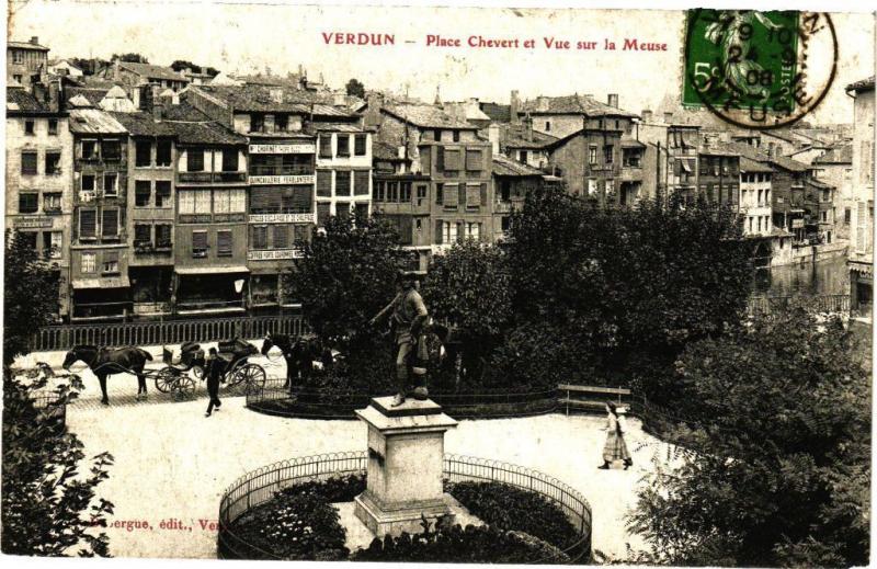 CPA  Verdun - Place Chevert et Vue sur la Meuse     (178262)