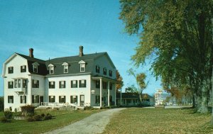 Vintage Postcard Skywood Manor Inn & Motel Rooms Jefferson New Hampshire NH