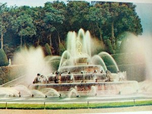 Vintage Postcard Parc du Chateau de Versailles Le Bassin de Latone France