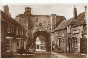 Sussex Postcard - The Landgate - Rye - Real Photograph - Ref TZ3828