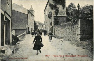 CPA Une rue a ROQUEFORT (109738)