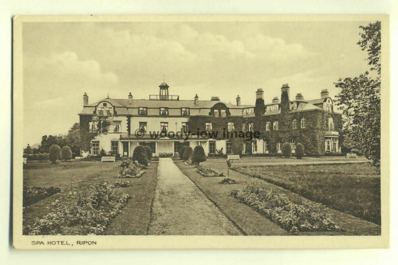 tp5137 - Yorks - The Grand Spa Hotel and Grounds in Ripon - Postcard 