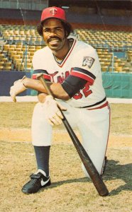 GARY WARD MINNESOTA TWINS BASEBALL BLACK AMERICANA POSTCARD (1981)