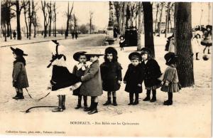 CPA AK BORDEAUX - Nos bebes sur les quinconces (192567)