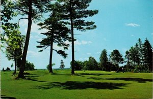 Bathurst New Brunswick Gowan Brae Golf Country Club Golfing Unused Postcard H59