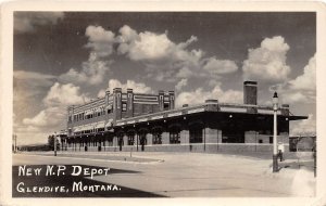 J33/ Glendive Montana RPPC Postcard c20s Northern Pacific Railroad Depot 208