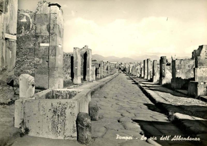 Italy - Pompei. Aboundance Street *RPPC